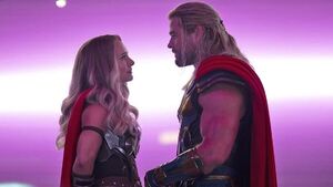Thor: Chris Hemsworth no come carne para besar a Natalie Portman