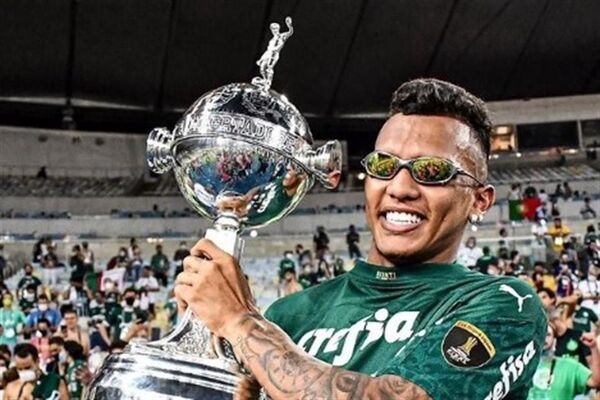 Diario HOY | Palmeiras multa a Gabriel Veron tras ser visto bebiendo en una fiesta