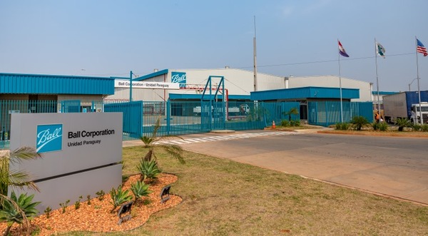 Ball Paraguay logra una gran participación de mujeres en su planta industrial