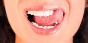 Mujer murió tras contraer una infección producto de hacerse un piercing en la boca