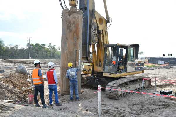 Intensifican perforación en zona de obras del Puente de la Bioceánica - .::Agencia IP::.