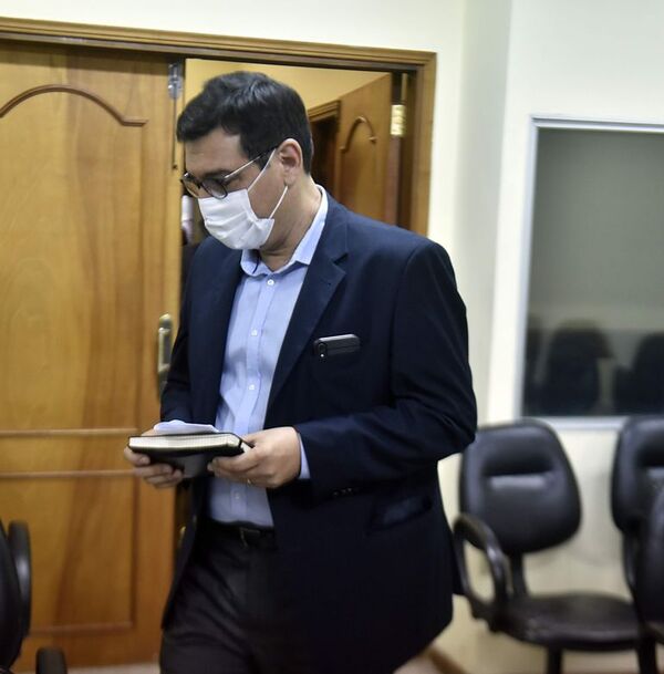 Sinfín de chicanas posterga juicio de Enzo Cardozo para el 3 de agosto - Nacionales - ABC Color