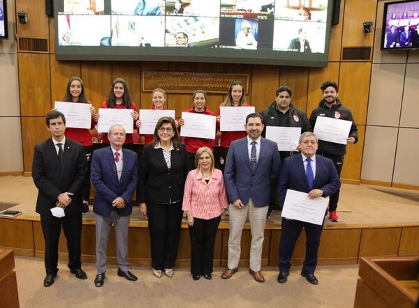 Senado declara ciudadanas ilustres a campeonas de la Liga Sudamericana Femenina de Básquetbol - Política - ABC Color