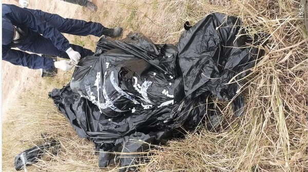 Hallan cadáver dentro de una bolsa al costado de un camino en el Chaco - Noticiero Paraguay