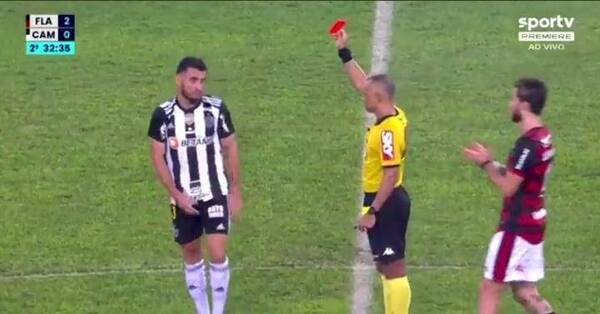 Crónica / [VIDEO] Patada y roja para Junior Alonso, en la eliminación ante Flamengo