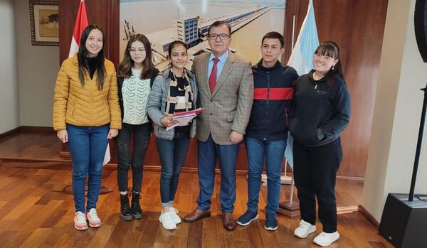 Jóvenes estudiantes logran que la EBY amplíe el cupo de becas para Ñeembucú - Nacionales - ABC Color