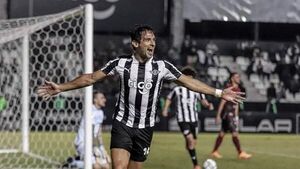 Roque Santa Cruz: "No creo que me retire en Olimpia"