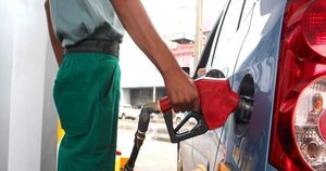 Venta de combustible cayó cerca del 50% en la semana, afirman - Radio Imperio