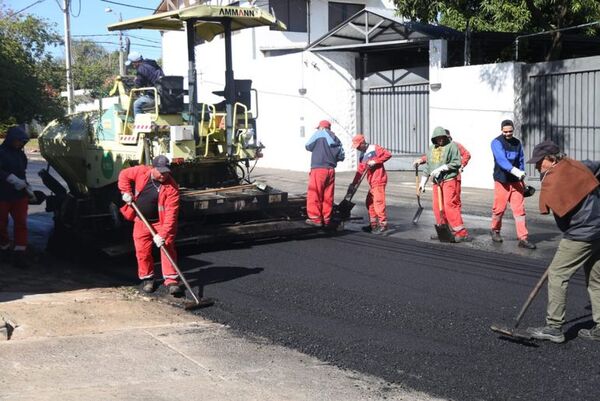Mirá cómo quedó el asfalto nuevo de G. 1.300 millones que Essap volvió a romper - Nacionales - ABC Color