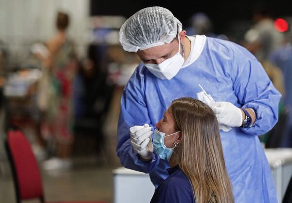 El 39% de los casos actuales de coronavirus son reinfecciones, dice Salud - Nacionales - ABC Color