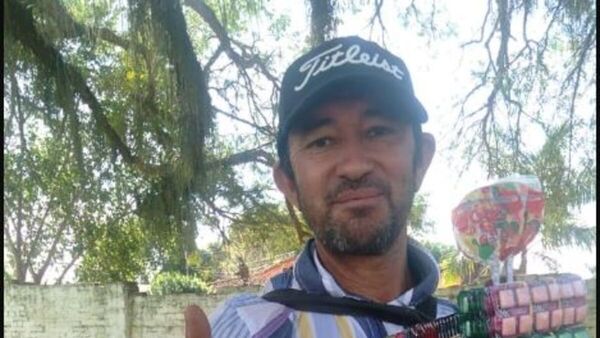 Golazo de caramelero: devolvió celular ajeno extraviado en estadio