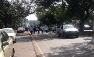 Enfermeros de CDE marcharon para reclamar aumento