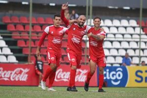 Fernando de la Mora golea y sigue en la Copa Paraguay  - Fútbol - ABC Color