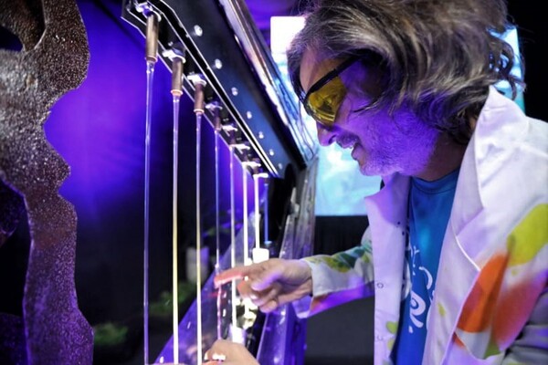 La experiencia de la asombrosa Arpa de Agua cautiva a visitantes del stand de Itaipú en la Expo 2022 – La Mira Digital