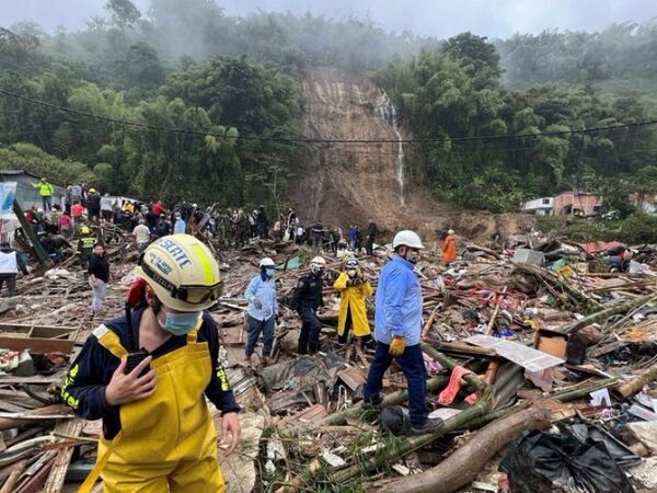 Colombia: niños mueren tras alud sobre una escuela rural