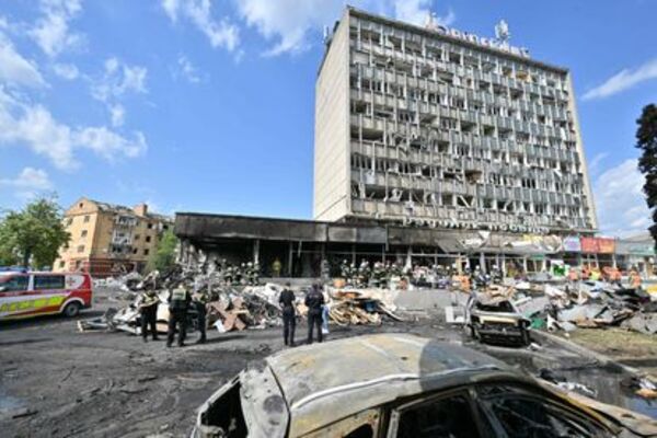 Al menos 22 muertos en un ataque ruso con misiles en el centro de Ucrania | 1000 Noticias