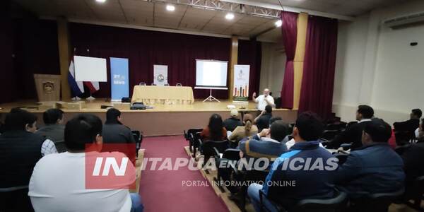  CENSO AGROPECUARIO NACIONAL: CAPACITAN A JEFES DISTRITALES DE ITAPÚA