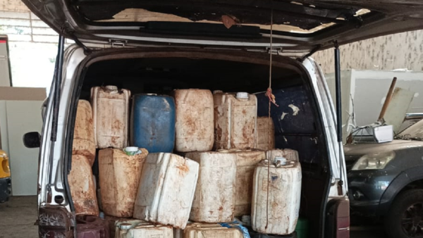 Incautan camioneta con 1.700 litros de combustible de contrabando