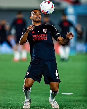 River avanza en Copa Argentina con Martínez expulsado - Fútbol - ABC Color