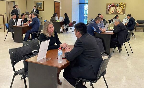Delegación cierra acuerdos de negocios - Empresariales - ABC Color