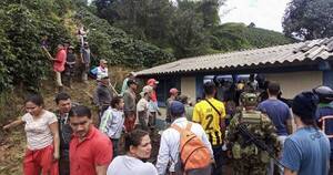 La Nación / Tres niños muertos por alud sobre escuela rural