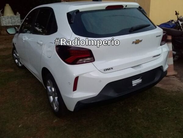 Policía recupera en el barrio San Blas un vehículo hurtado en Campo Grande - Radio Imperio