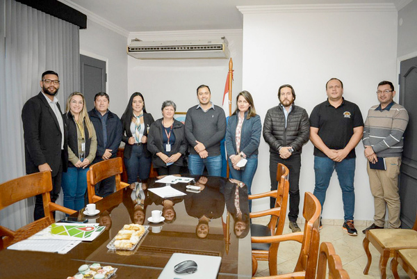 Regularizarán terrenos y límites entre CDE y Pdte. Franco mediante cooperación de Catastro Nacional - La Clave