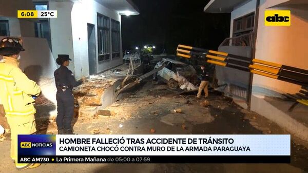 Un muerto en choque de vehículo con portón de Arsenal de la Armada - ABC Noticias - ABC Color