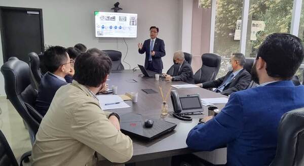 Analizan alcance del proyecto de buses eléctricos