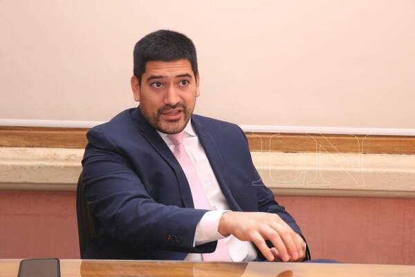 Acusan a Mauricio Espínola de persecución política - ADN Digital