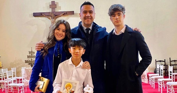 La reunión familiar de Roberto Pérez y sus hijos, lejos de todo