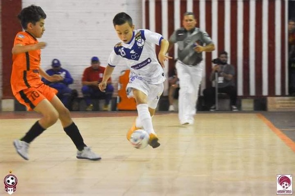 Los «peques» de la V azul clasifican en primer lugar con contundencia | Radio Regional 660 AM