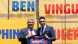 Raphinha promete redoblar esfuerzos para el Barcelona
