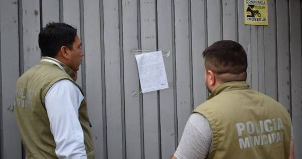 La Nación / Multarán a dueños de casa abandonada tras denuncia de vecinos en Trinidad