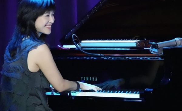 Diario HOY | Pianista japonesa Keiko Matsui junto a la OSCA en el CPJ