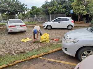 Realizan limpieza integral en el circuito comercial de Encarnación