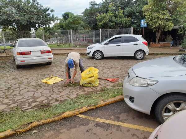 Realizan limpieza integral en el circuito comercial de Encarnación