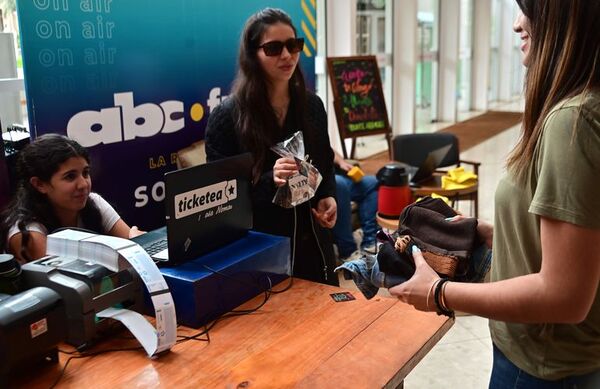 Trueque de amor: donando abrigos, recibís un chocolate   - Nacionales - ABC Color