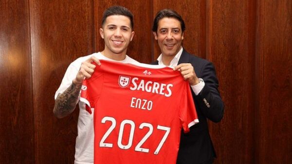 Benfica presenta a Enzo Fernández