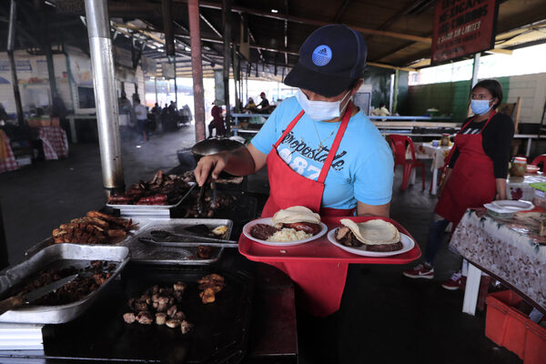 Los altos precios y la covid dejan a 2,6 millones de hondureños en una crisis alimentaria - MarketData