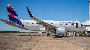 Aeropuerto Silvio Pettirossi: Avión aborta despegue tras impactar contra un ave | Noticias Paraguay