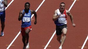 César Almirón avanza en el Mundial