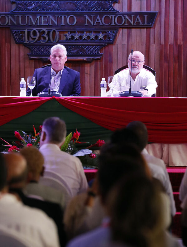 Cuba y México sellan foro empresarial con firma de 12 acuerdos - MarketData