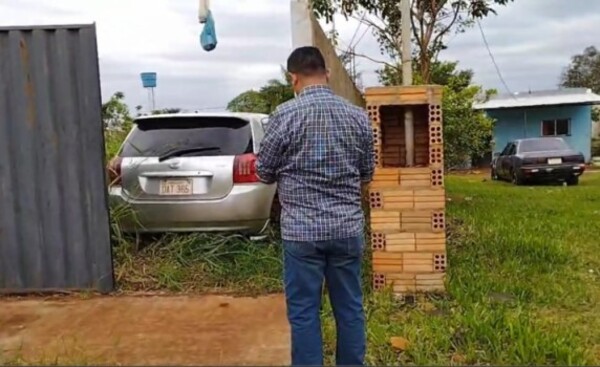 Hallan en un terreno amurallado vehículo robado
