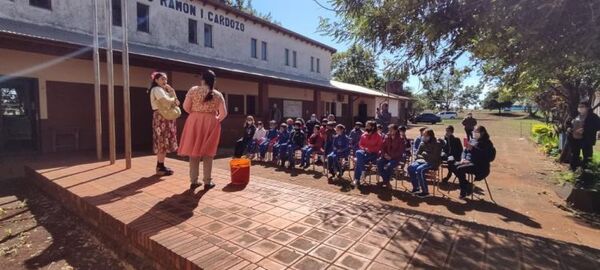 Arte social lleva mensajes sostenibles a 31 comunidades paraguayas