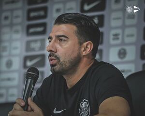 “Cargados en ataque” y “cortos en defensa”: Julio Cáceres, sobre el debut de Olimpia - Olimpia - ABC Color
