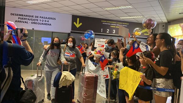 Diario HOY | Llegan más estudiantes paraguayos provenientes de Taiwán