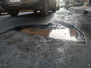 Pasos para pedir resarcimiento por daños que causan los baches de Nenecho - Nacionales - ABC Color