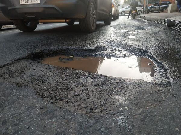 Pasos para pedir resarcimiento por daños que causan los baches de Nenecho - Nacionales - ABC Color