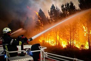 “Parece el fin del mundo”: centenares de evacuados por los incendios forestales en Europa